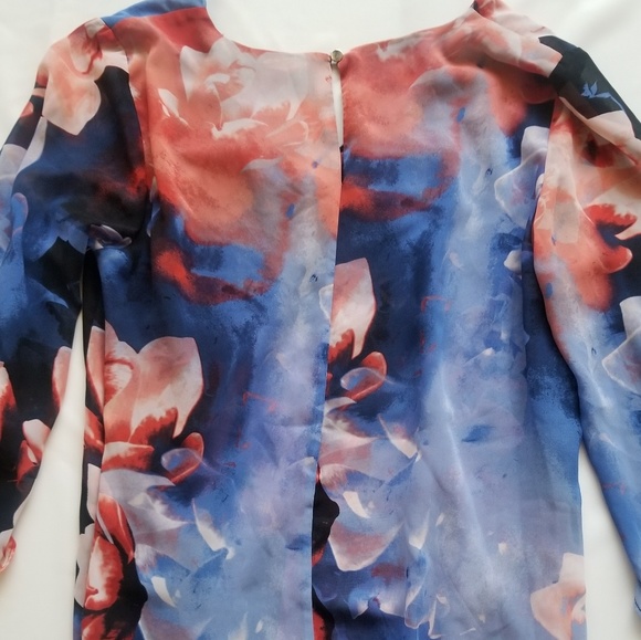 J-Lo Floral Blouse - Picture 3 of 3